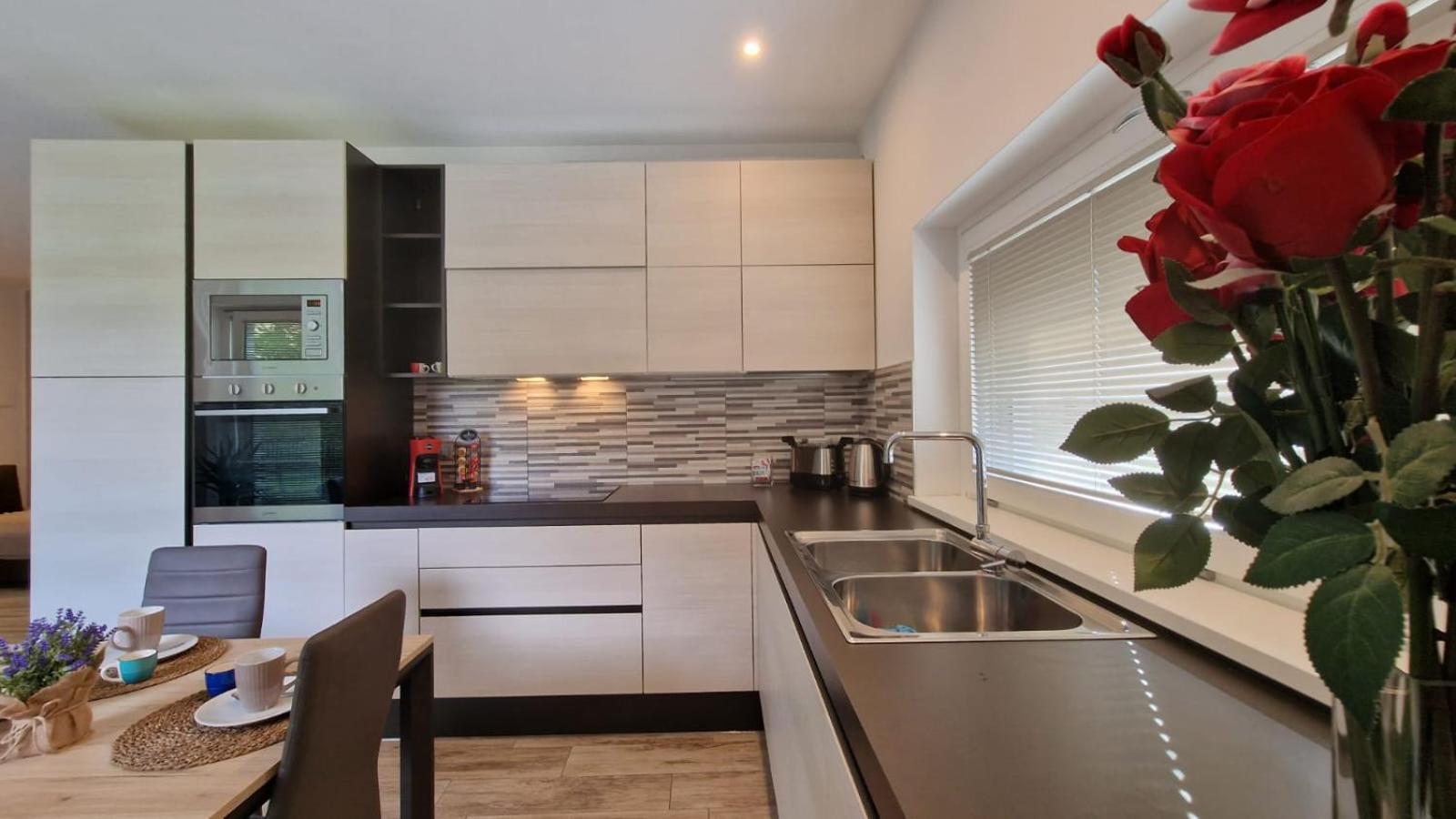 Apartamento Casa Lina Tirano Exterior foto