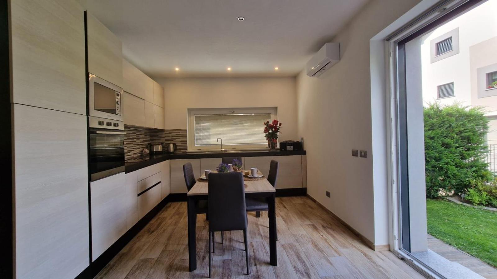 Apartamento Casa Lina Tirano Exterior foto